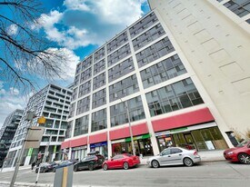 222-222 The Esplanade in Toronto, ON - Building Photo