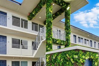 13200 NE 7th Ave in North Miami, FL - Building Photo - Building Photo