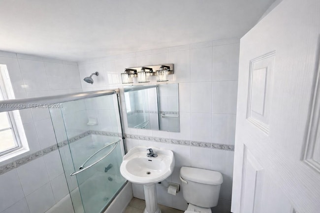 3450 SW 7th St in Miami, FL - Foto de edificio - Building Photo