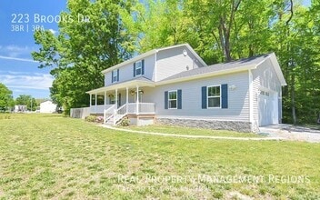 223 Brooks Dr in Colonial Beach, VA - Building Photo - Building Photo
