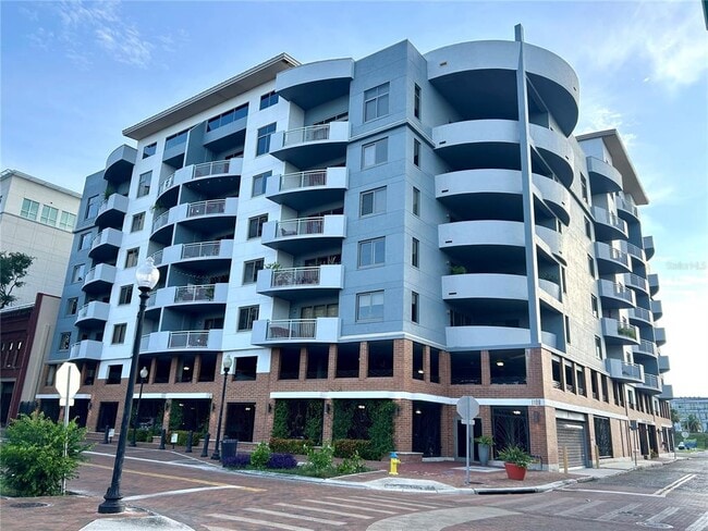 property at 1108 N Franklin St