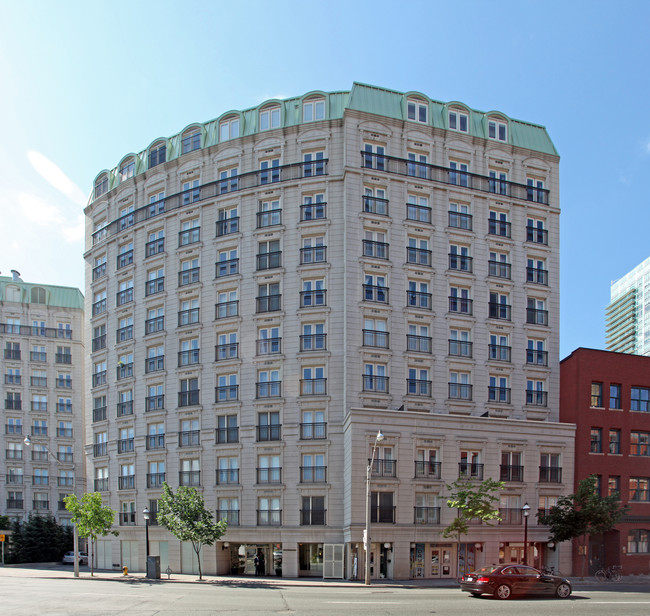 French Quarter in Toronto, ON - Building Photo - Building Photo