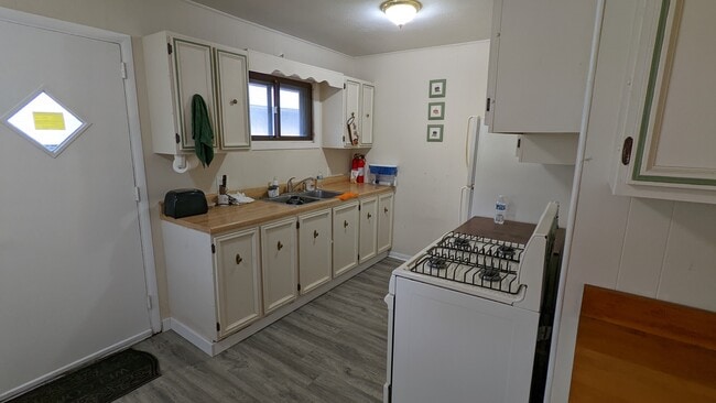 property at 2005 Spring Brook Ave