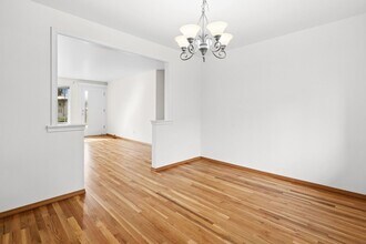 2210 167th Ave NE in Bellevue, WA - Building Photo - Building Photo