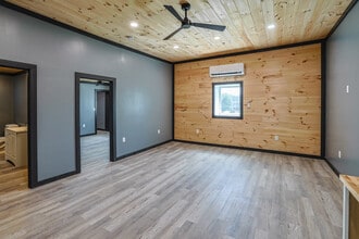 3618 Shinnston Pike in Hepzibah, WV - Foto de edificio - Building Photo
