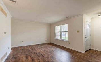 2534 Clothier St in Coatesville, PA - Building Photo - Building Photo