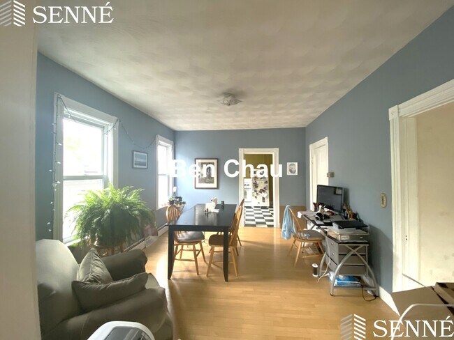 11 Thorndike St, Unit 2B in Somerville, MA - Building Photo - Building Photo