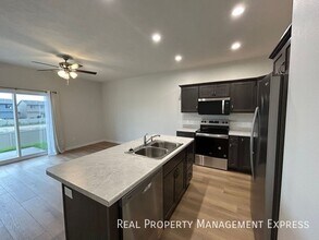2 Bedroom 1.5 Bathroom Home for Rent in Sioux Falls, SD - Building Photo - Building Photo