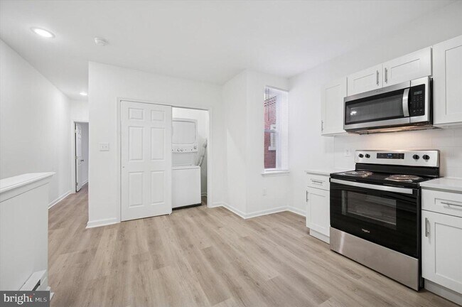 1225 W Silver St in Philadelphia, PA - Building Photo - Building Photo