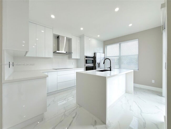 199 NW 152nd Ave in Pembroke Pines, FL - Building Photo - Building Photo