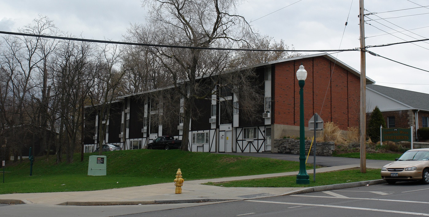 Genesee West Apartments in Auburn, NY - Foto de edificio