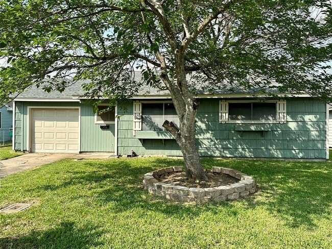 property at 3307 Hays St