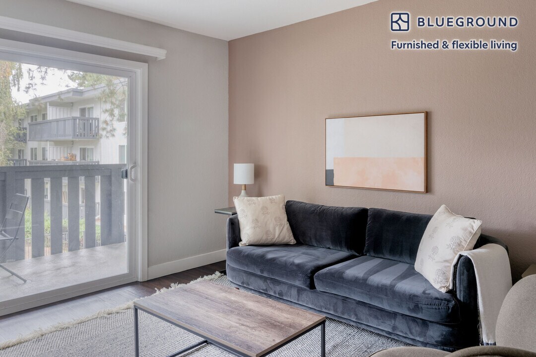655 S Fair Oaks Ave in Sunnyvale, CA - Building Photo