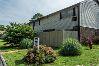 Windsor Place in Memphis, TN - Foto de edificio - Building Photo