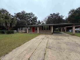 932 Fremont Ave in Pensacola, FL - Building Photo