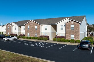 The Landing Apartment Homes in Fayetteville, NC - Foto de edificio - Building Photo