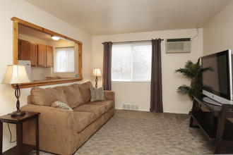 Westview Acres Apartments in Parma, OH - Building Photo - Interior Photo