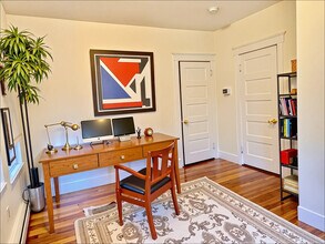 70 Raymond Ave in Somerville, MA - Building Photo - Building Photo