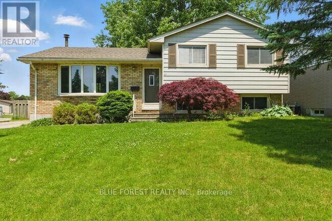 57 Vanbuskirk Dr in St Thomas, ON - Building Photo - Building Photo