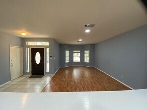 2533 Lavendale Ct in Austin, TX - Building Photo - Building Photo