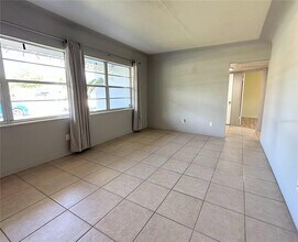 1738 Tyrone Blvd N in St. Petersburg, FL - Building Photo - Building Photo