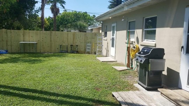 14046 Vivian Dr in Madeira Beach, FL - Building Photo - Building Photo