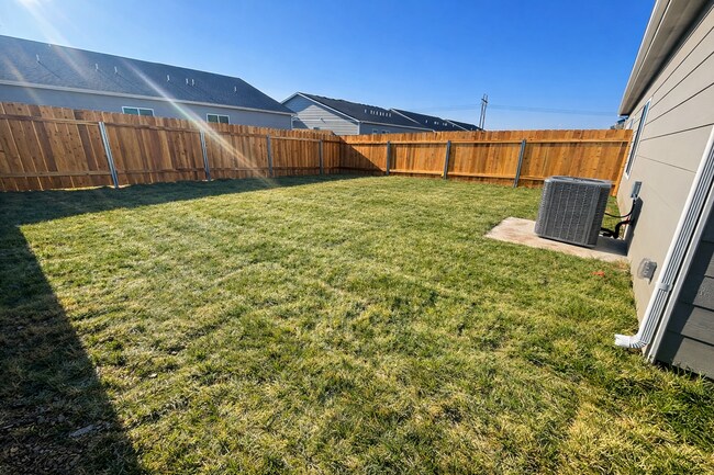 3763-3765 S Bluelake Ct in Wichita, KS - Building Photo - Building Photo