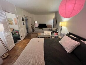 1711 Massachusetts Ave NW, Unit 203 in Washington, DC - Building Photo - Building Photo