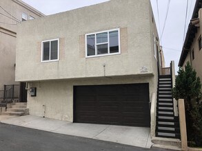 3615 Vista Dr in Manhattan Beach, CA - Foto de edificio - Building Photo
