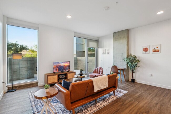 222 E Jefferson St in Phoenix, AZ - Building Photo - Building Photo