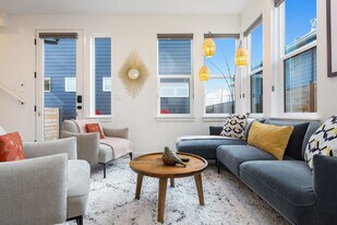 4404 37th Ave SW in Seattle, WA - Building Photo