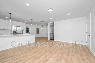 10 Valley View Dr in Greenville, SC - Building Photo - Building Photo