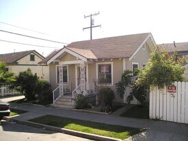 3020 E 17th St in Long Beach, CA - Building Photo