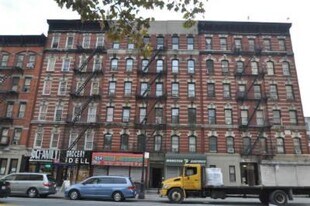 314 E 106th St in New York, NY - Building Photo