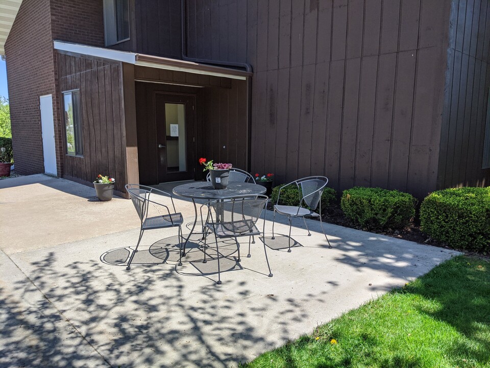 Broadway Court II Apartments in Viroqua, WI - Building Photo