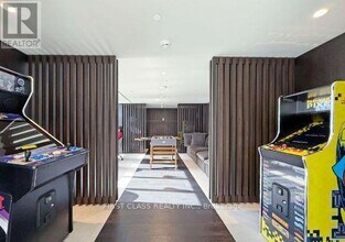 55 Cooper St in Toronto, ON - Building Photo - Building Photo