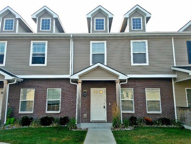 Creekside Townhomes in Ankeny, IA - Building Photo - Building Photo