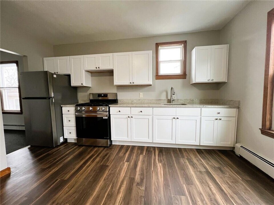 44 Summit St in Woonsocket, RI - Building Photo