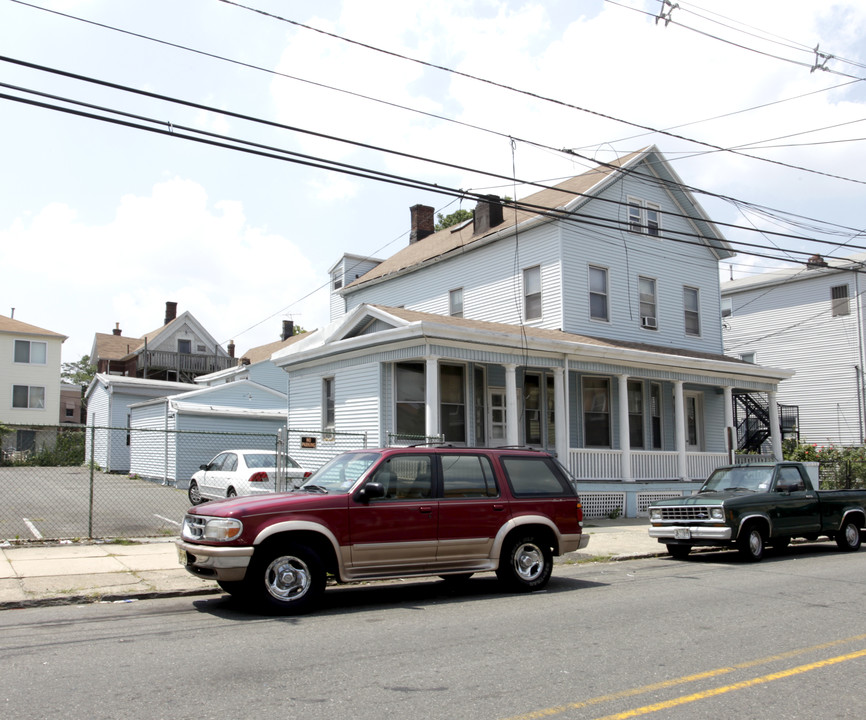 126-128 E Jersey St in Elizabeth, NJ - Building Photo