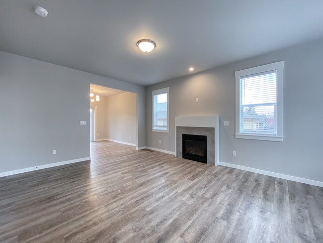 13856 SE Raymond St in Portland, OR - Building Photo - Building Photo