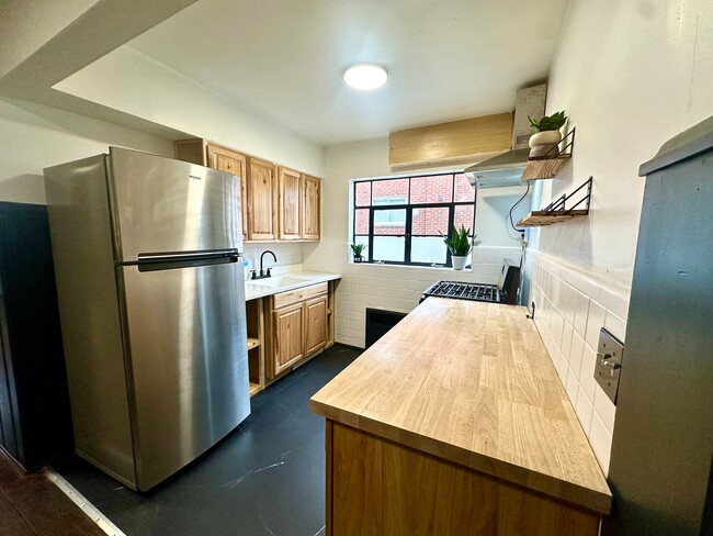 3043 Boudinot Ave, Unit 3