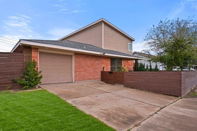 property at 2402 Pine St
