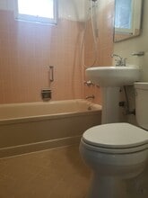 2737 Dwight Way, Unit #37A in Berkeley, CA - Foto de edificio - Building Photo