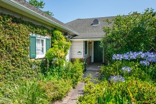 4722 Forman Ave in Toluca Lake, CA - Building Photo