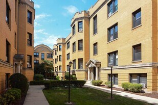 2418 N Sawyer Ave, Unit W3 in Chicago, IL - Building Photo