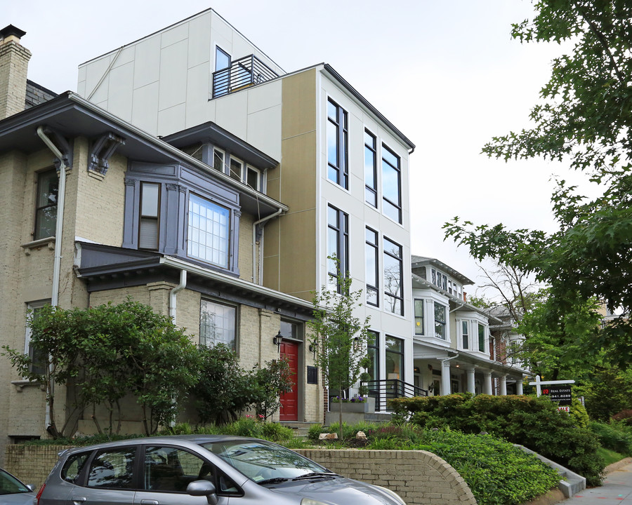 5309 Connecticut Ave NW in Washington, DC - Building Photo