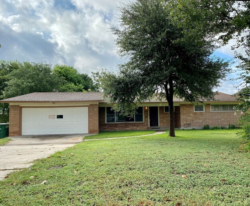 6710 Moss Oak Dr in San Antonio, TX - Building Photo