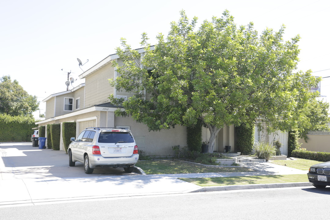 14942-14948 Jefferson St in Midway City, CA - Building Photo