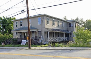265 N Main St in Uxbridge, MA - Building Photo