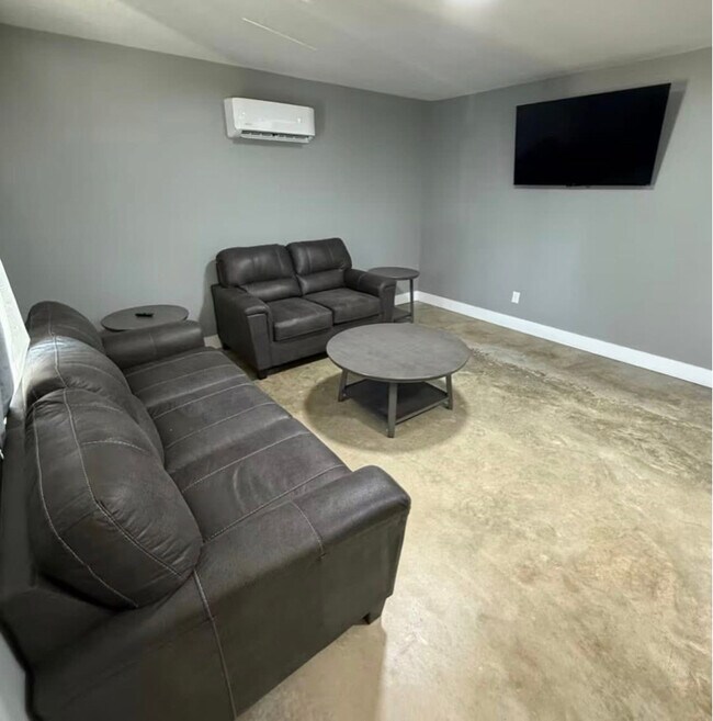 31 Alverson Ln in Anniston, AL - Building Photo - Building Photo